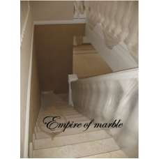 Мраморная лестница с балюстрадой из мрамора